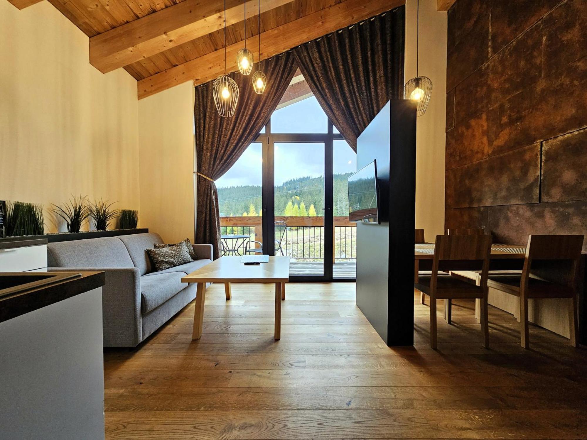 Chaletski Jasna, Ski-in & Ski-out Apartment *